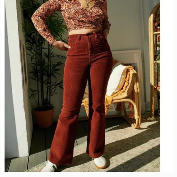 Levi's 70's High Rise Flare Corduroy Women's Jeans - Mahogany Smooth Corduroy - Picture 5 of 11